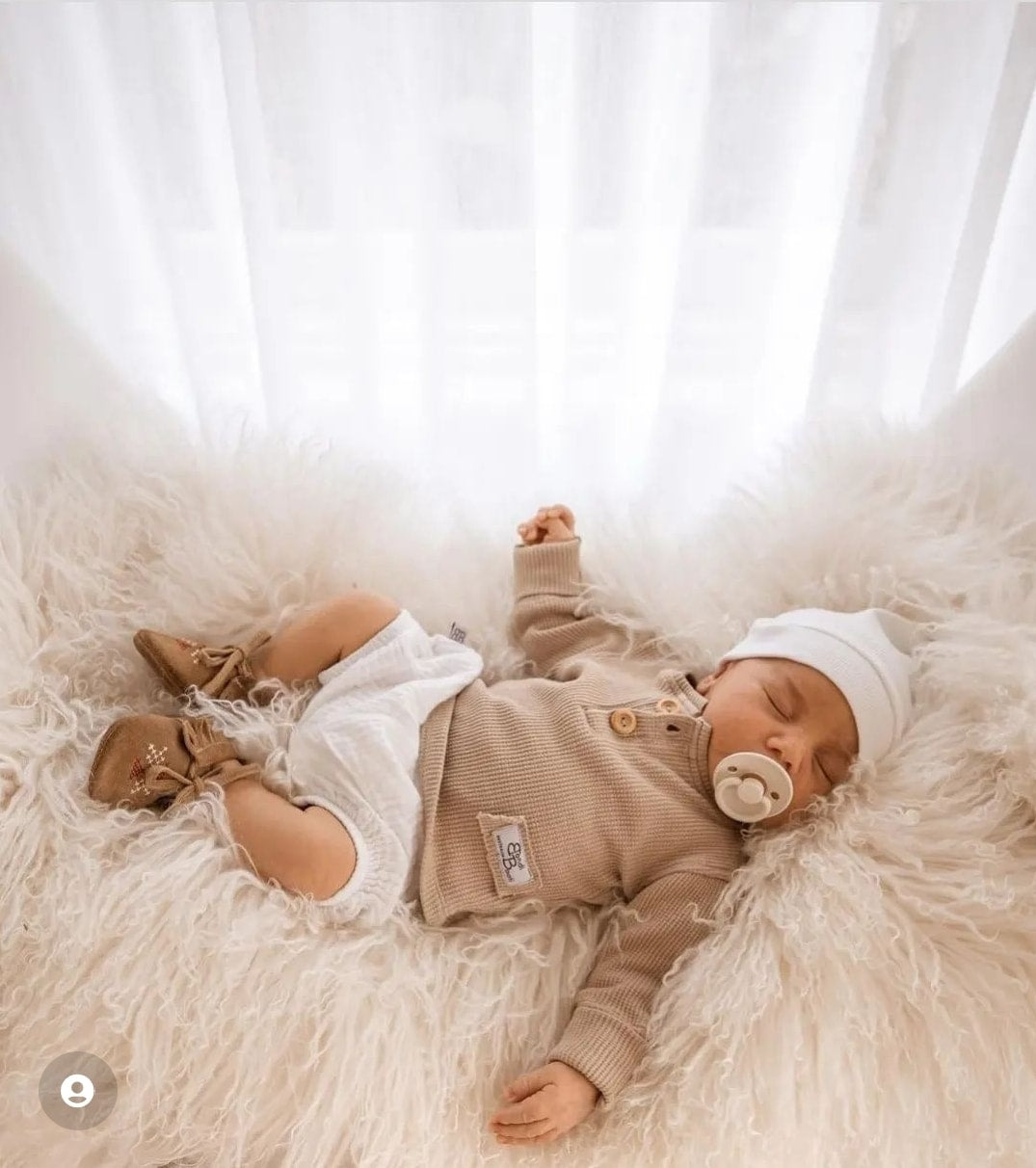 Beige palette aesthetic baby room